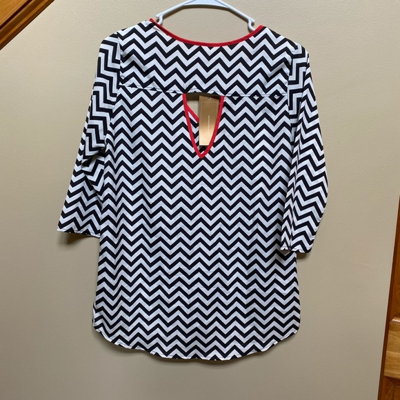 NWT Francesca's Miami Chevron Tunic Blouse - Picture 2 of 5